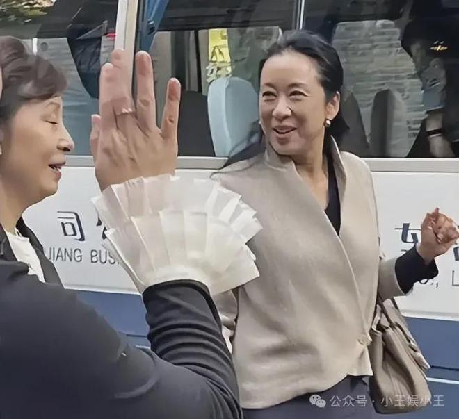 生最骄傲的事情不是两次嫁入豪门九游会网站万万没想到朱玲玲此(图5)